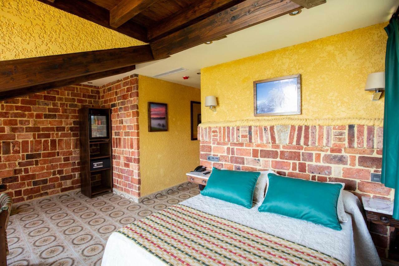 Hotel Cerro La Nina Beceña エクステリア 写真